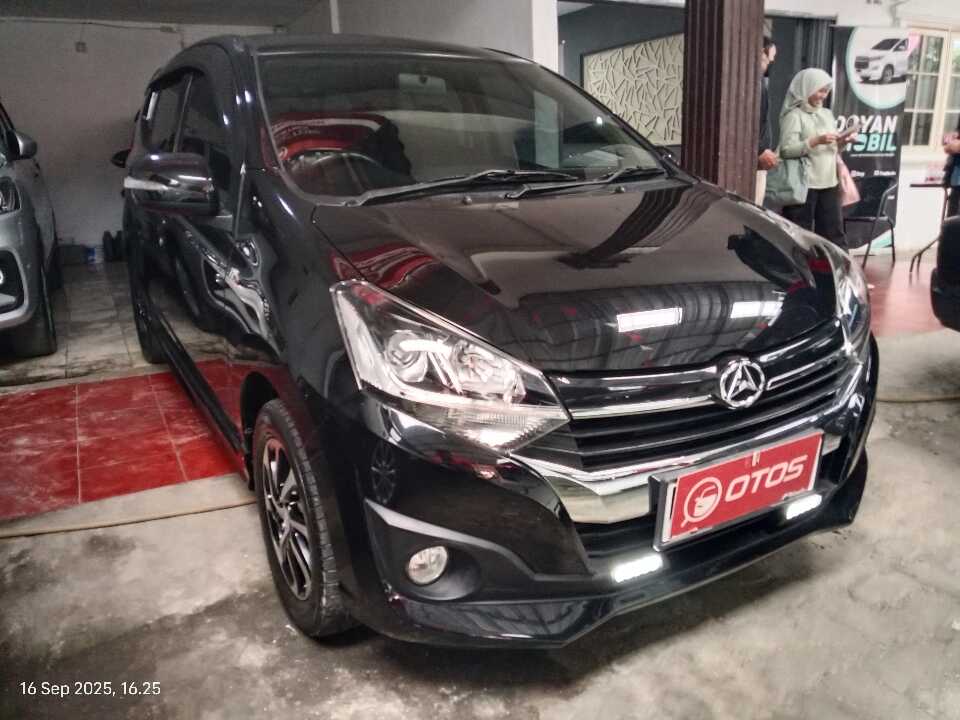 2017 Daihatsu Ayla 1.2 R - Foto 1 dari 6