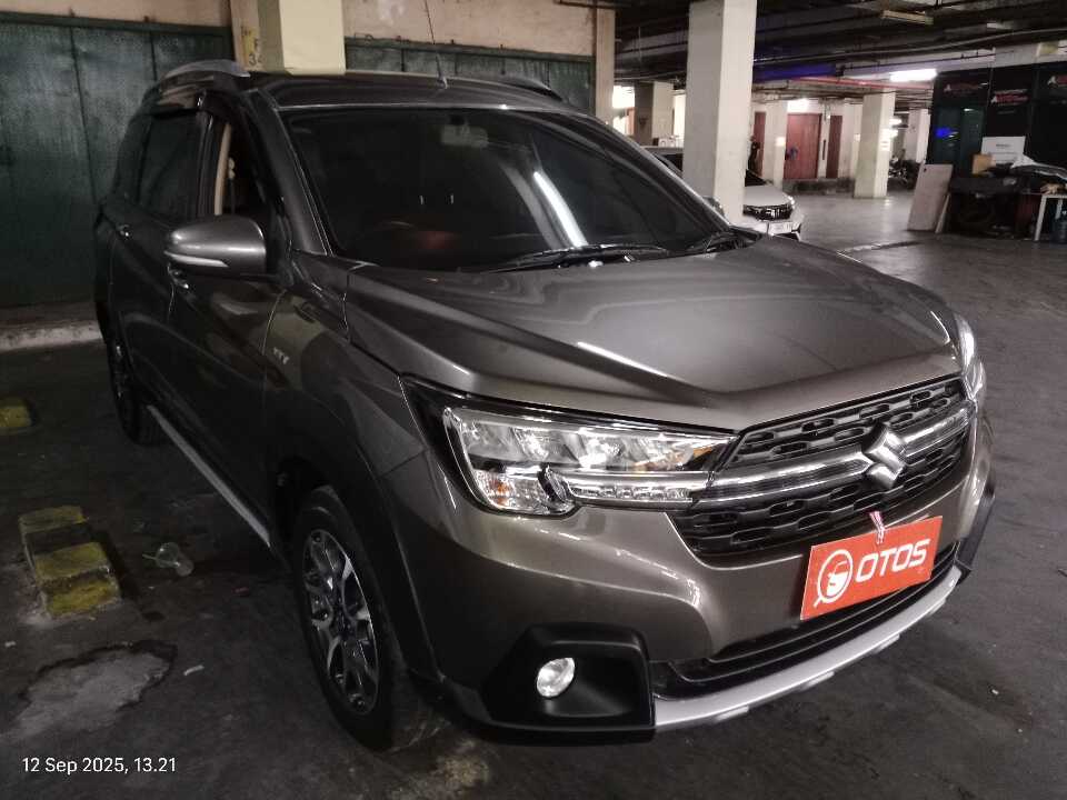 2020 Suzuki XL7 1.5 - Foto 1 dari 6