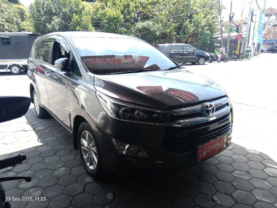 2020 Toyota Kijang Innova 2.4 V - Foto 1 dari 6