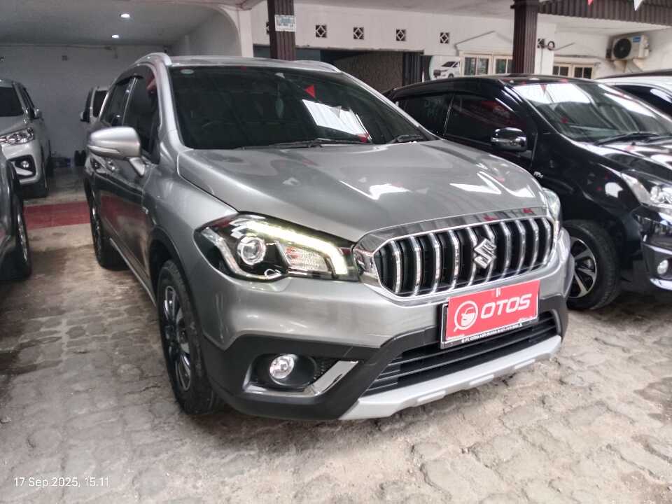2019 Suzuki SX4 S-Cross 1.5 - Foto 1 dari 6