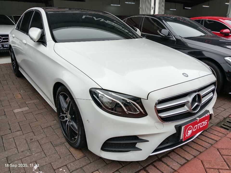 2017 Mercedes-Benz E300 2.0 AMG Line - Foto 1 dari 6