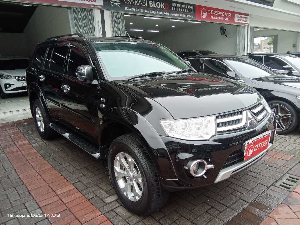2015 Mitsubishi Pajero Sport 2.4 Dakar 4X2 - Foto 1 dari 6