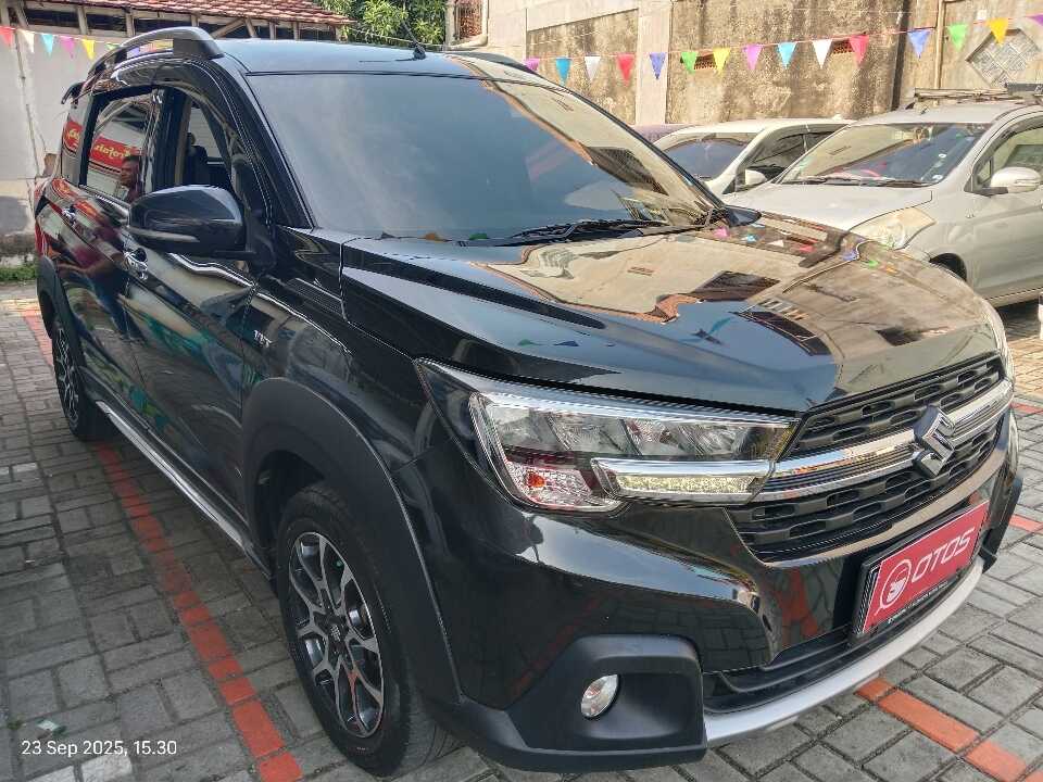 2021 Suzuki XL7 1.5 Alpha - Foto 1 dari 6