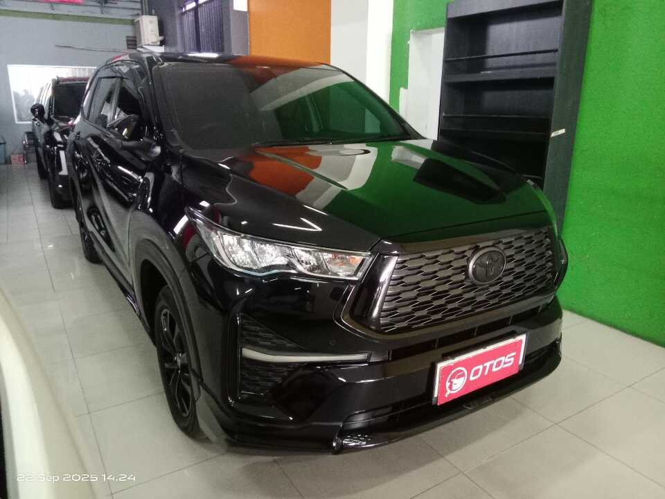 2023 Toyota Kijang Innova 2.0 Zenix V HV CVT - Foto 1 dari 6