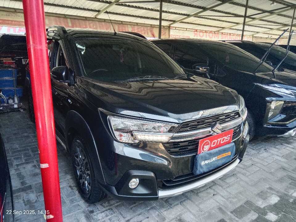 2020 Suzuki XL7 1.5 Alpha - Foto 1 dari 6
