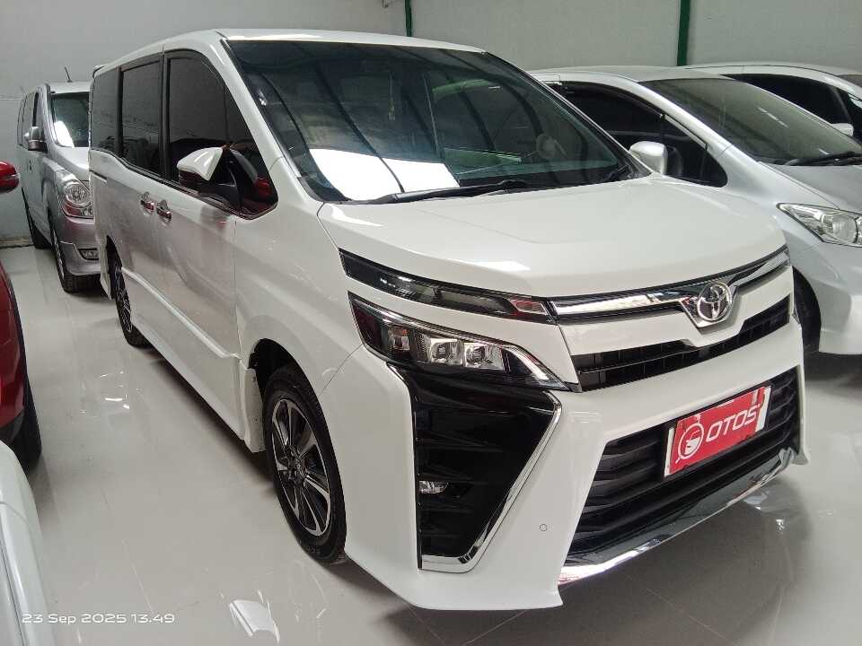 2019 Toyota Voxy 2.0 - Foto 1 dari 6