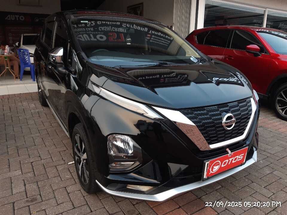 2022 Nissan Livina 1.5 VL - Foto 1 dari 6