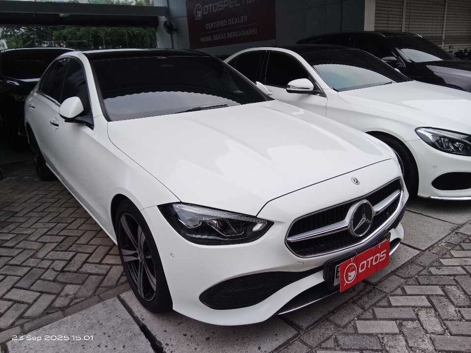 2022 Mercedes-Benz C200 1.5 - Foto 1 dari 6