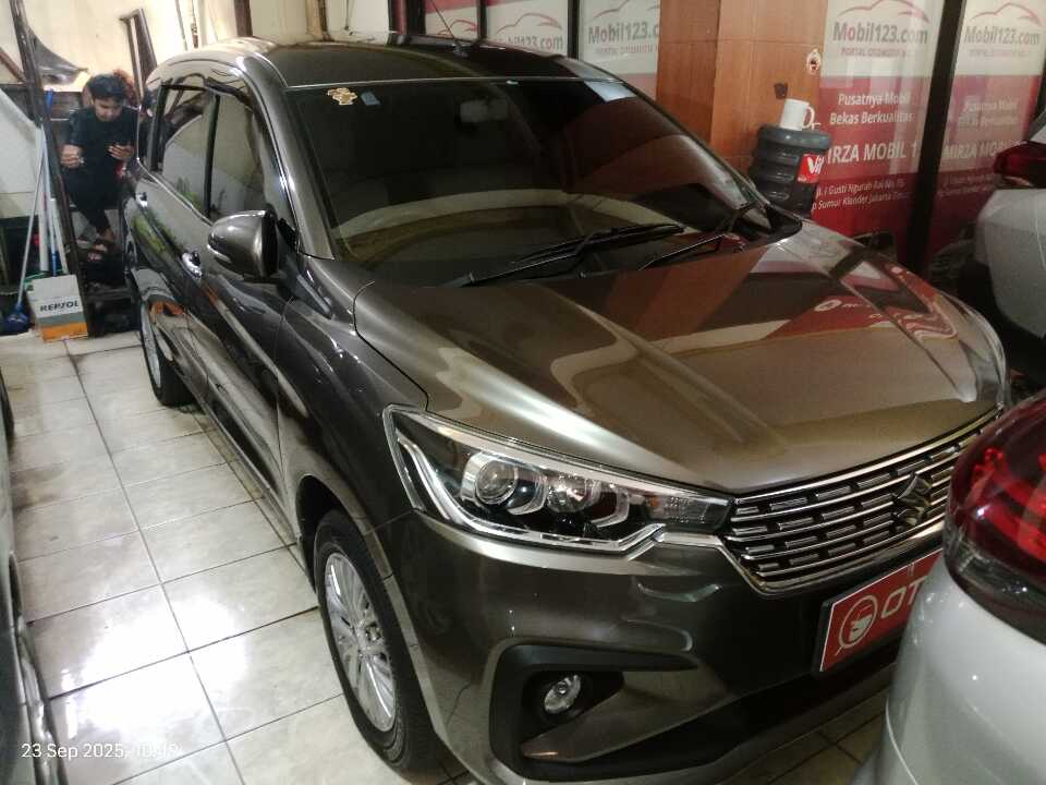 2018 Suzuki Ertiga 1.5 GX - Foto 1 dari 6