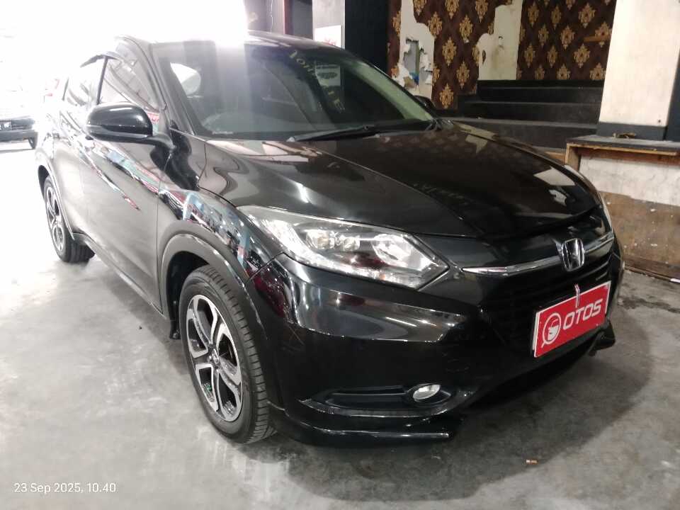 2017 Honda HR-V 1.8 RS - Foto 1 dari 6