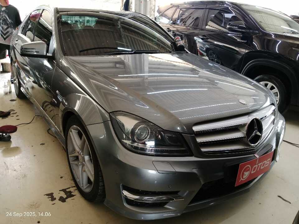 2012 Mercedes-Benz C250 1.8 CGI - Foto 1 dari 6