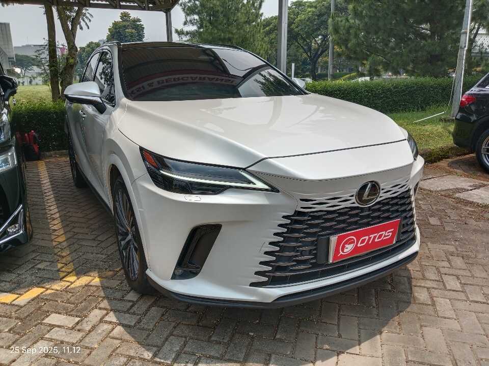 2023 Lexus RX 350 2.4 - Foto 1 dari 6