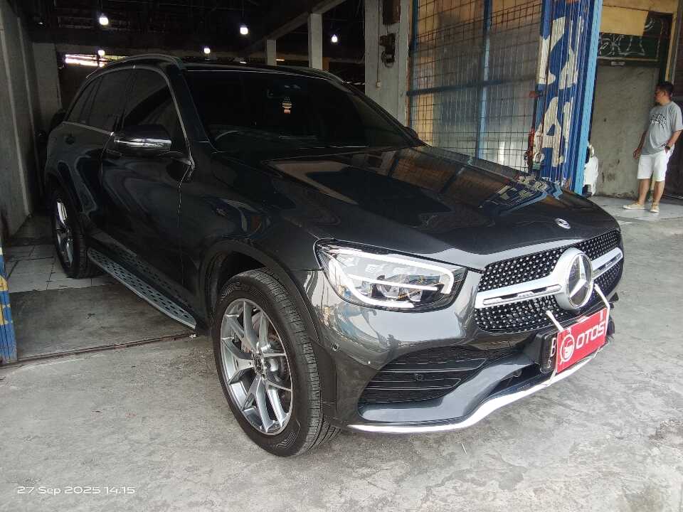 2020 Mercedes-Benz GLC200 2.0 - Foto 1 dari 6