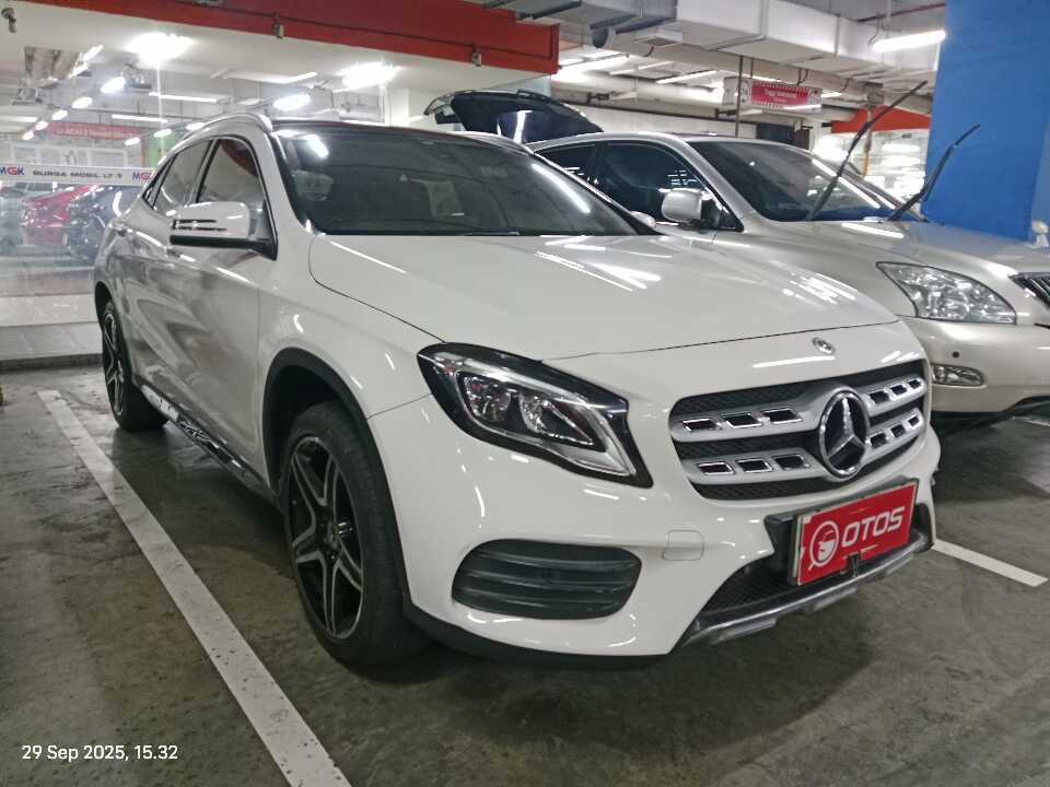 2018 Mercedes-Benz GLA200 1.6 - Foto 1 dari 6