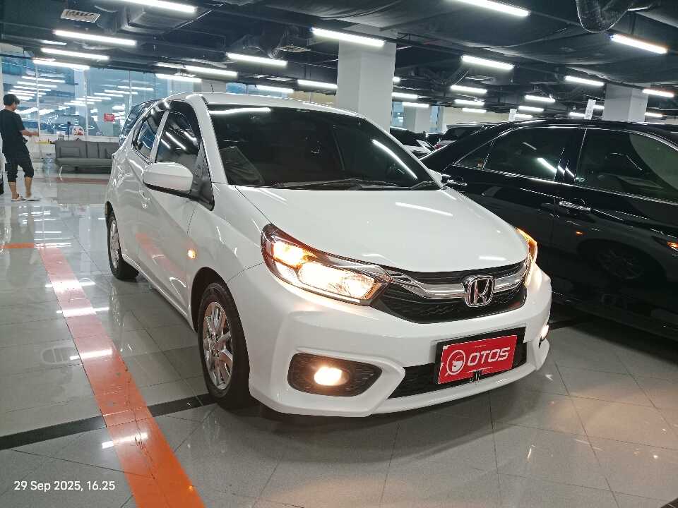 2022 Honda Brio 1.2 Satya E - Foto 1 dari 6