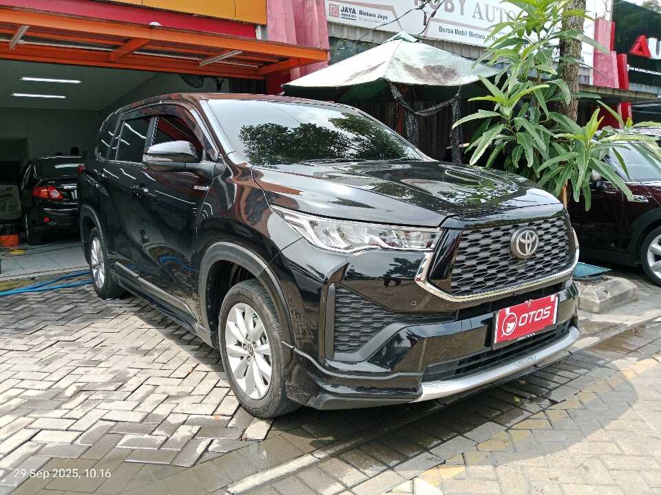 2024 Toyota Kijang Innova 2.0 Zenix G HV CVT - Foto 1 dari 6