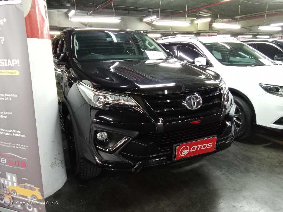 2019 Toyota Fortuner 2.4 4X2 VRZ - Foto 1 dari 6