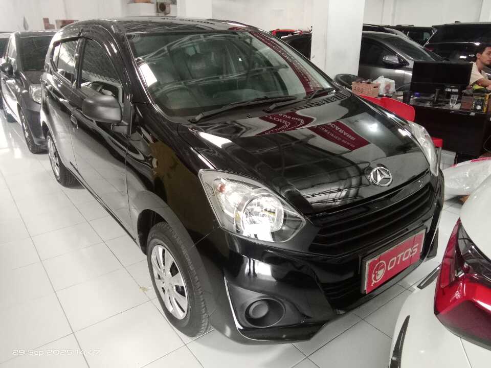 2023 Daihatsu Ayla 1.0 D - Foto 1 dari 6