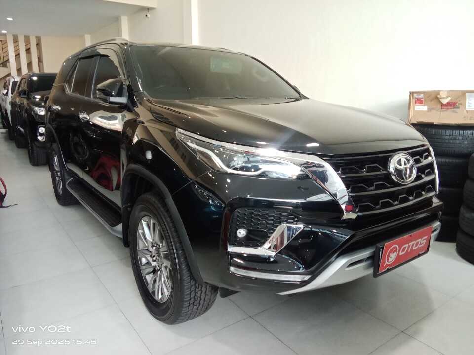 2021 Toyota Fortuner 2.4 4X2 VRZ - Foto 1 dari 6