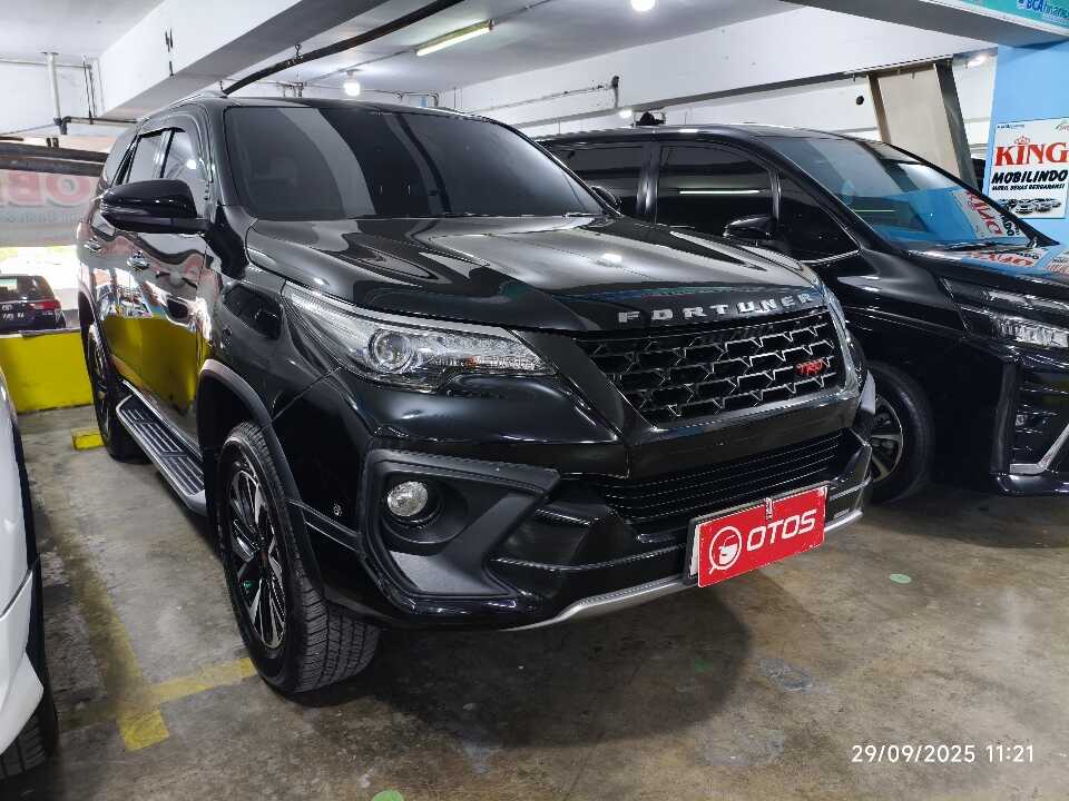 2018 Toyota Fortuner 2.4 4X2 VRZ - Foto 1 dari 6