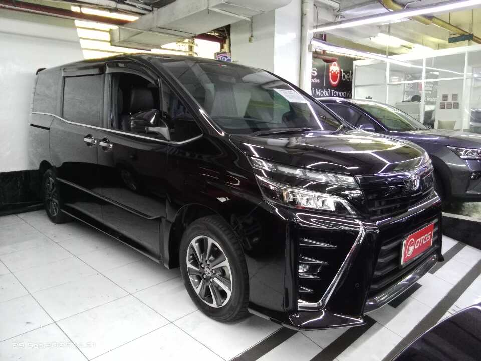 2019 Toyota Voxy 2.0 - Foto 1 dari 6
