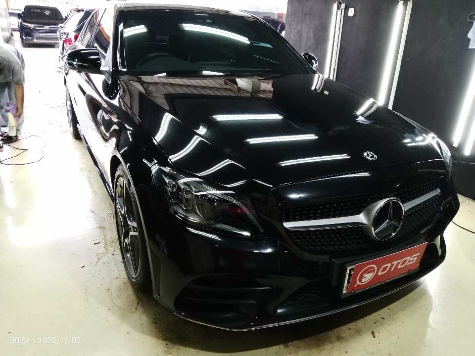 2019 Mercedes-Benz C300 2.0 - Foto 1 dari 6