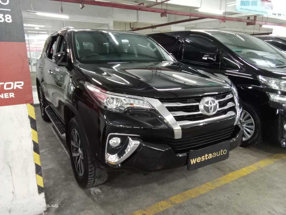 2017 Toyota Fortuner 2.4 4X2 VRZ - Foto 1 dari 6