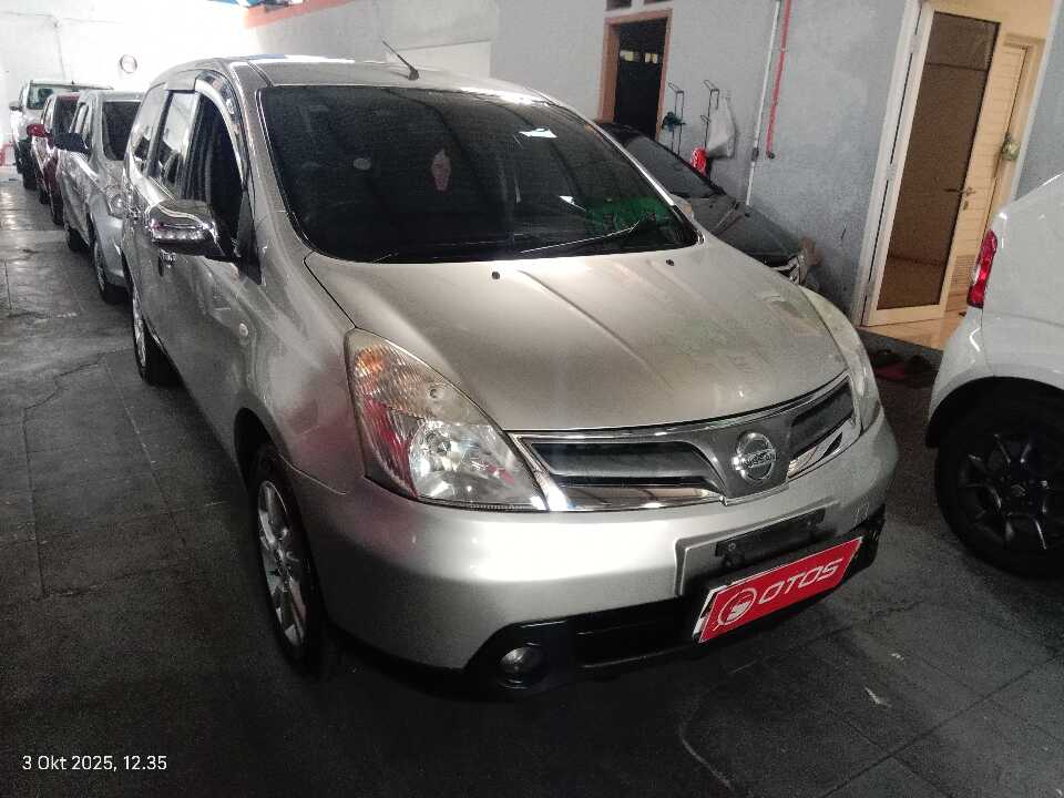 2012 Nissan Grand Livina 1.5 SV - Foto 1 dari 6