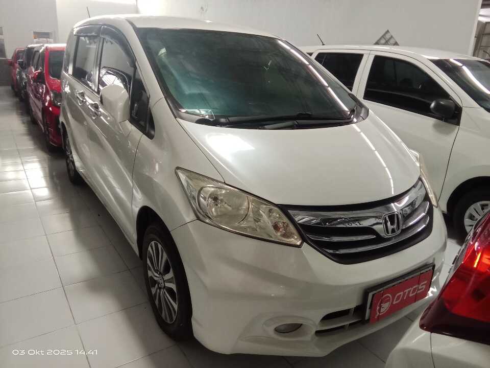 2013 Honda Freed 1.5 E - Foto 1 dari 6