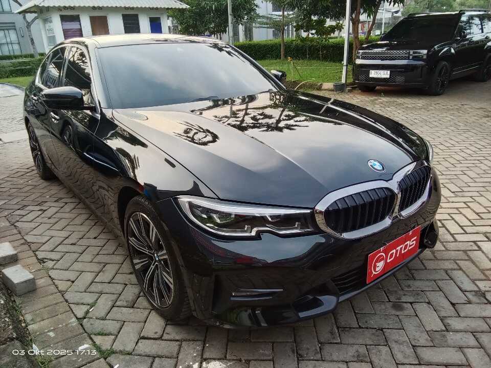 2022 BMW 320i 2.0 - Foto 1 dari 6
