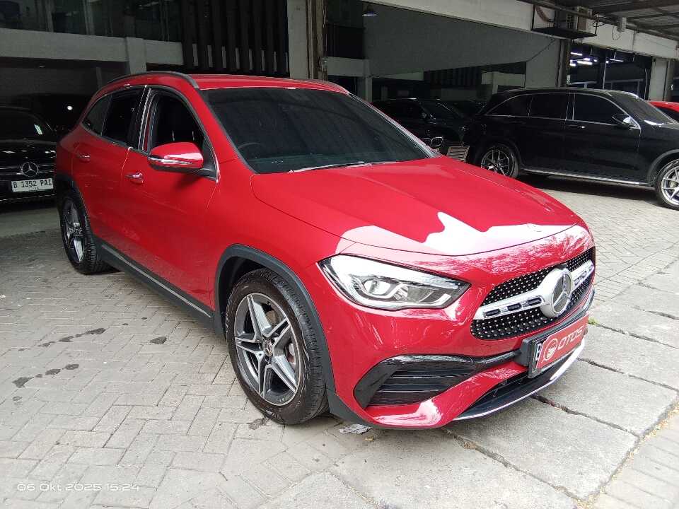 2021 Mercedes-Benz GLA200 1.3 - Foto 1 dari 6