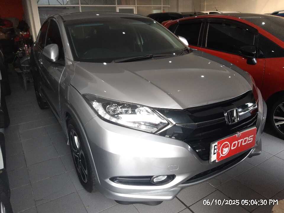 2017 Honda HR-V 1.8 RS - Foto 1 dari 6
