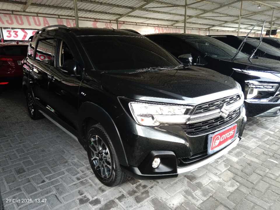 2021 Suzuki XL7 1.5 Alpha - Foto 1 dari 6