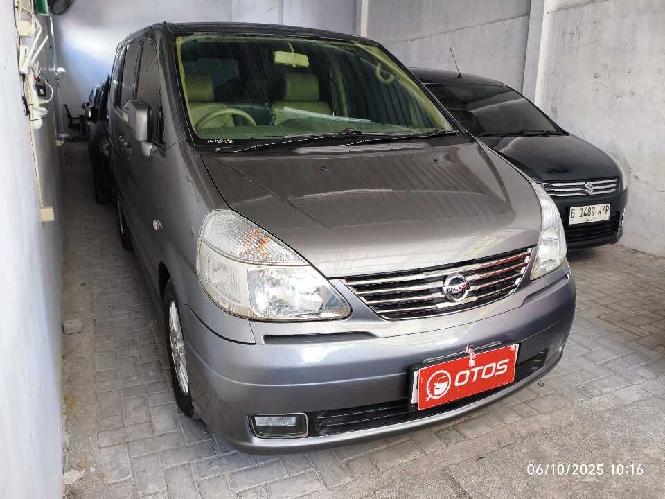 2011 Nissan Serena 2.0 Highway Star - Foto 1 dari 6