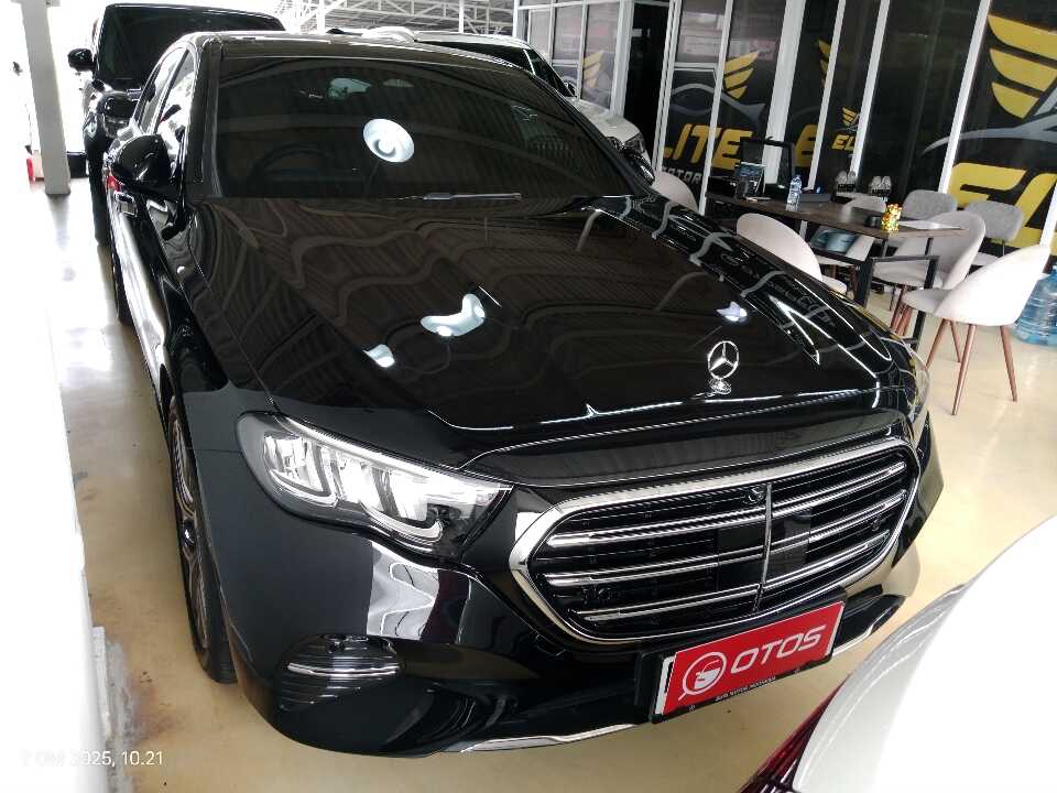 2024 Mercedes-Benz E200 2.0 - Foto 1 dari 6