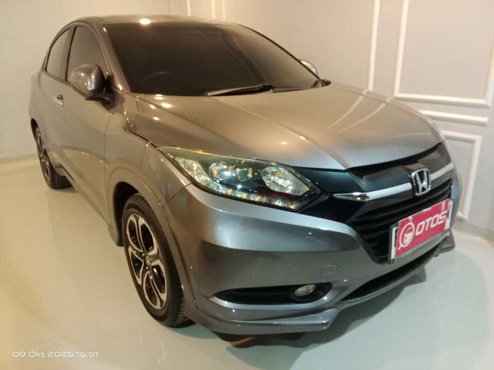 2015 Honda HR-V 1.8 RS - Foto 1 dari 6
