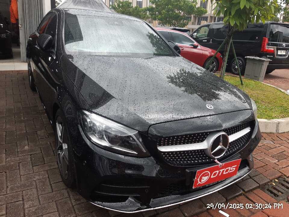 2020 Mercedes-Benz C300 2.0 - Foto 1 dari 6