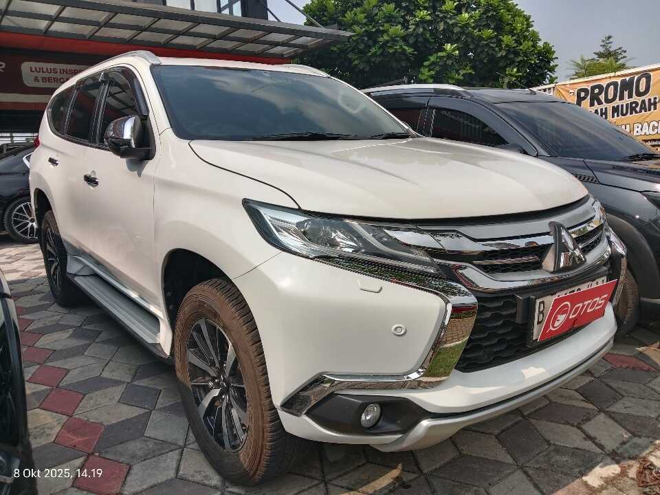 2017 Mitsubishi Pajero Sport 2.4 Dakar 4X2 - Foto 1 dari 6