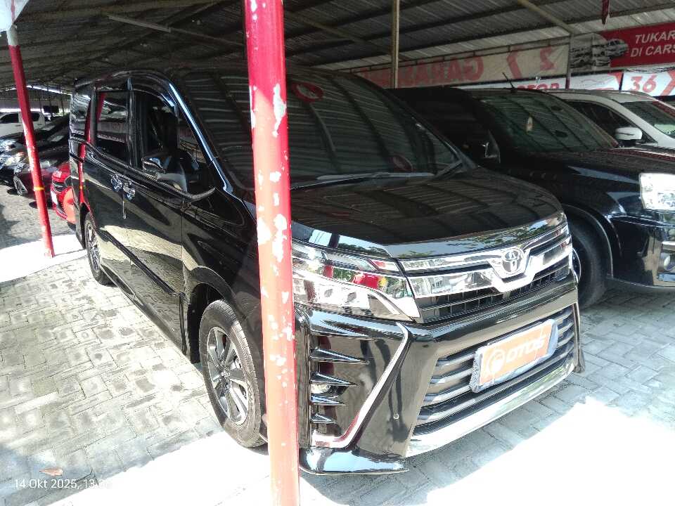 2018 Toyota Voxy 2.0 R80 - Foto 1 dari 6