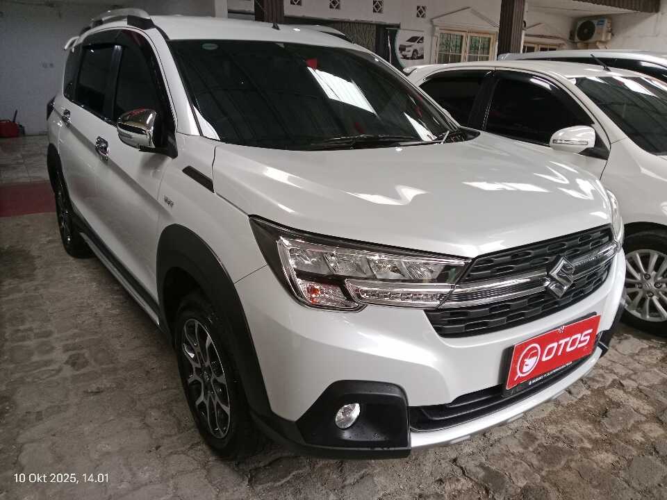 2021 Suzuki XL7 1.5 Alpha - Foto 1 dari 6
