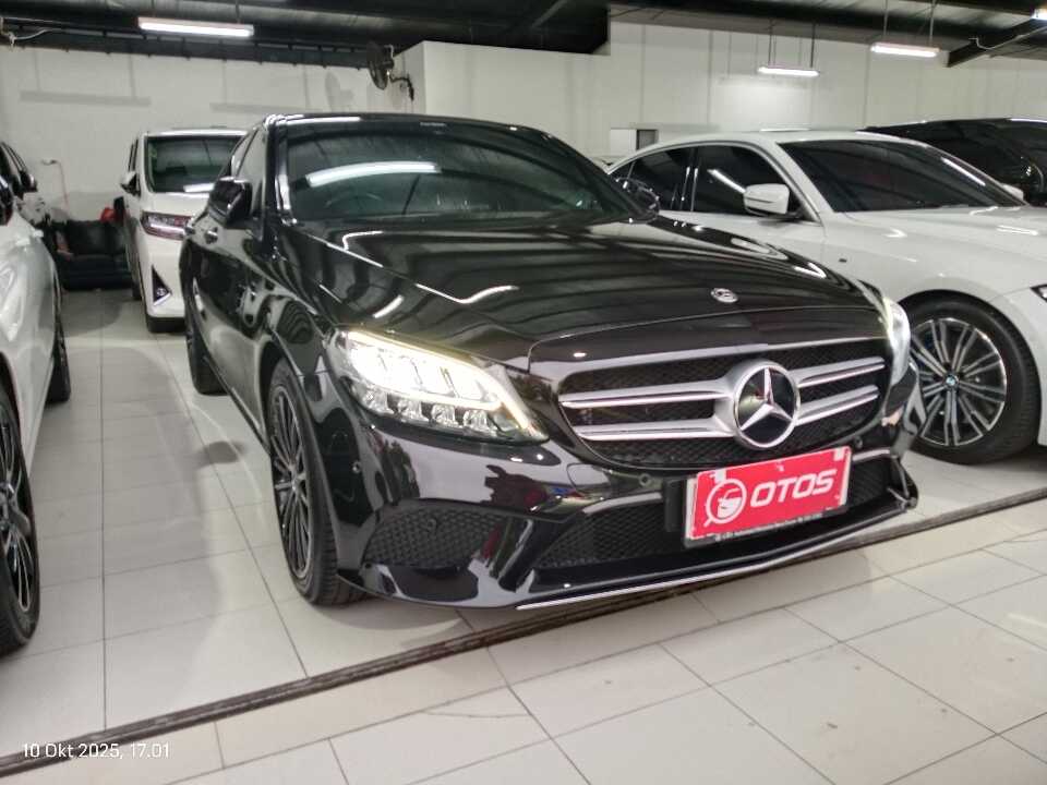 2019 Mercedes-Benz C200 1.5 - Foto 1 dari 6