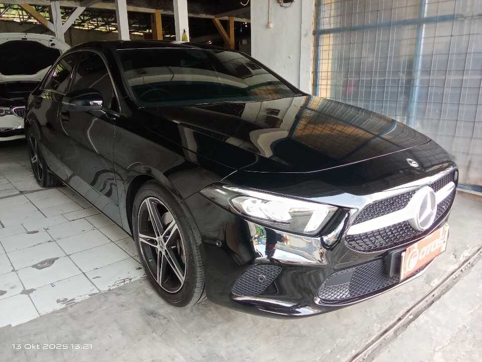 2019 Mercedes-Benz A200 1.3 - Foto 1 dari 6