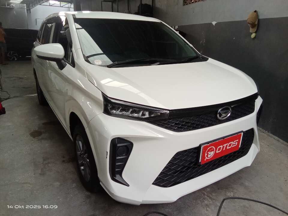 2023 Daihatsu Xenia 1.3 X - Foto 1 dari 6