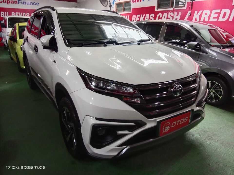 2024 Toyota Rush 1.5 S GR Sport - Foto 1 dari 6