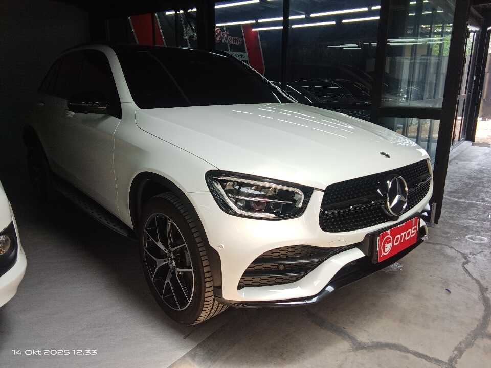 2022 Mercedes-Benz GLC200 2.0 - Foto 1 dari 6