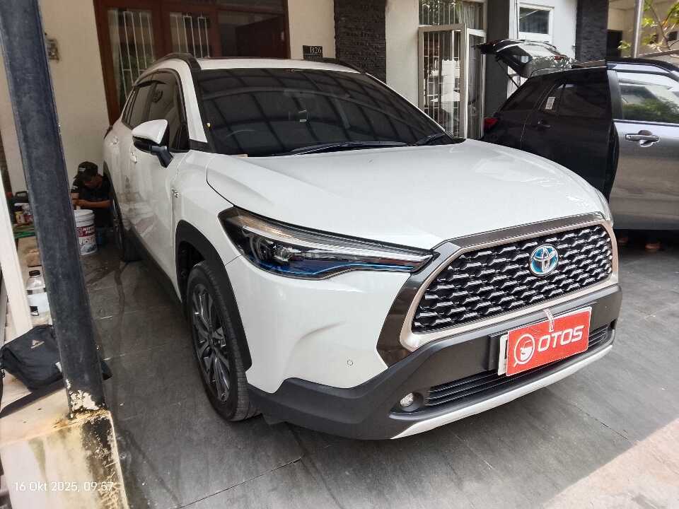 2020 Toyota Corolla Cross 1.8 Hybrid - Foto 1 dari 6
