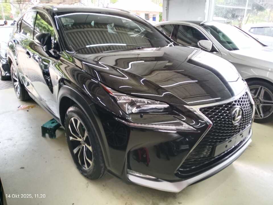2017 Lexus NX 200t 2.0 F-Sport - Foto 1 dari 6