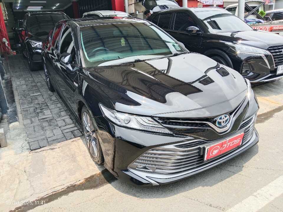 2019 Toyota Camry 2.5 Hybrid - Foto 1 dari 6