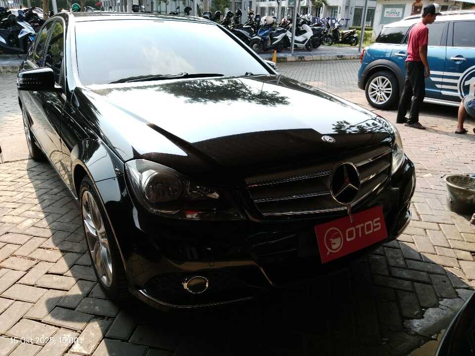 2012 Mercedes-Benz C200 1.8 CGI Avantgarde - Foto 1 dari 6
