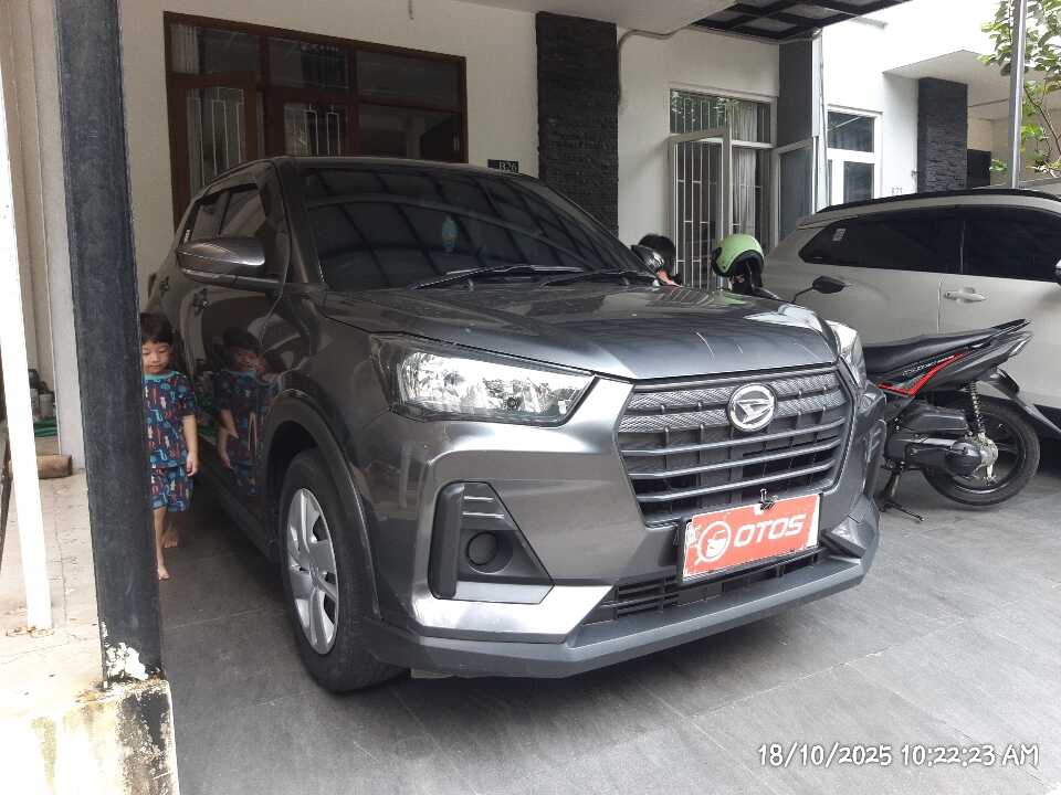 2022 Daihatsu Rocky 1.2 M - Foto 1 dari 6